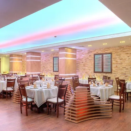 Kamelia Complex 4*